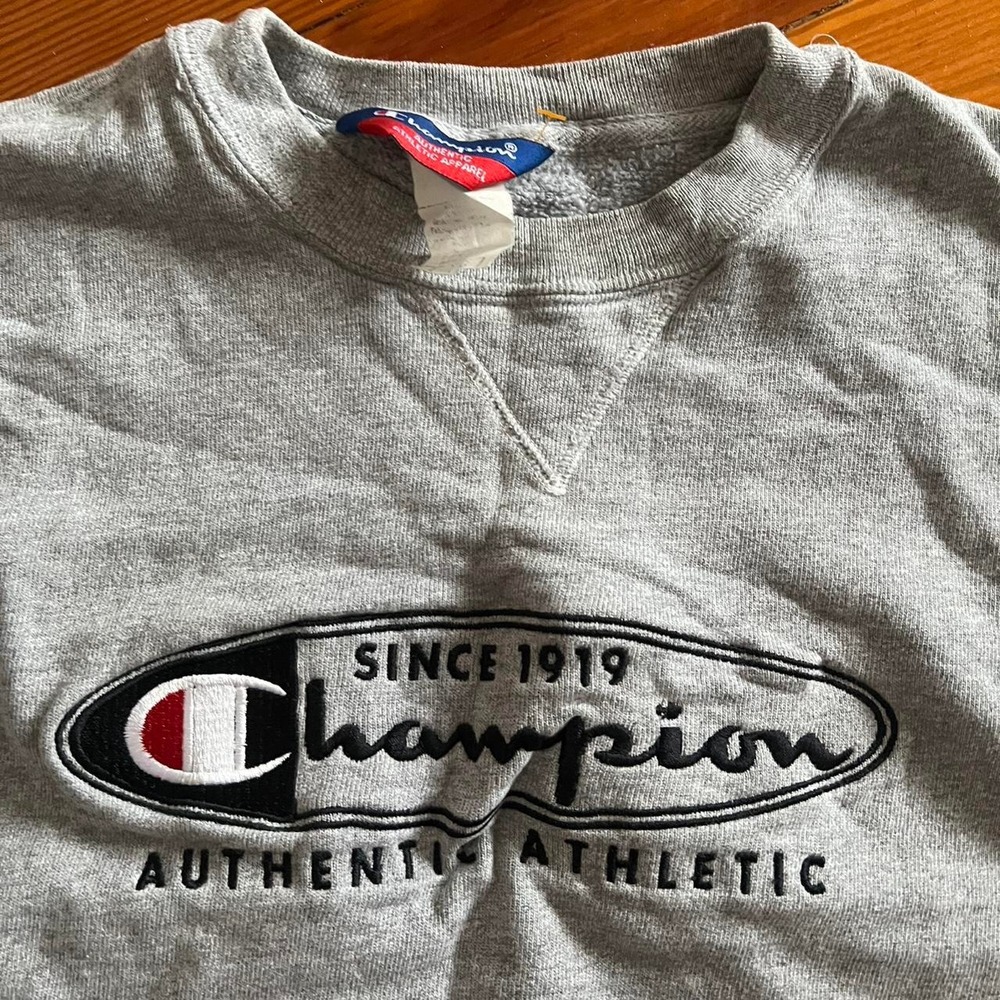 1990s Champion Reverse Weave Embroidered logo Sweater size L
